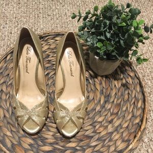 Gold and Glittery Platform Pump - Lulu Townsend